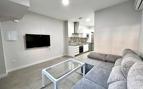 Apartamento Turistico Escritor Narbona Junto A La Estacion De Tren Y Autobuses - No Se Admiten Mascotas, No Pets